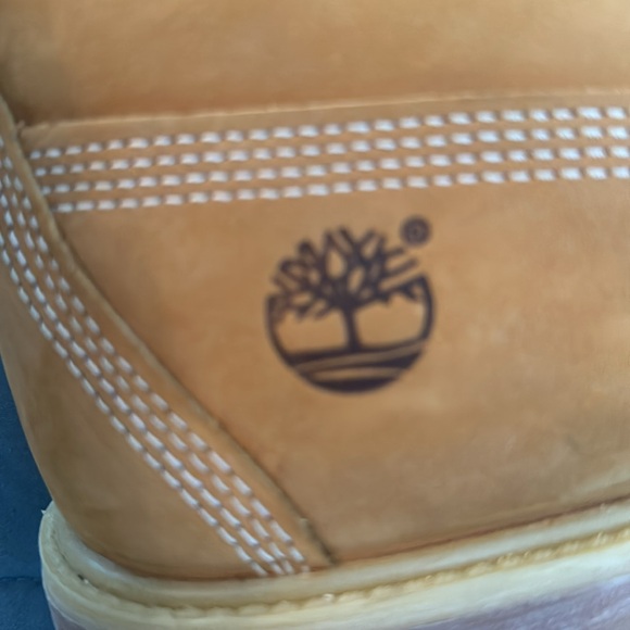Women’s Timberland boots.   Like new - Picture 5 of 7